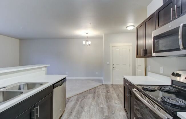 1 bed, 1 bath, 728 sqft, $1,475, Unit 137