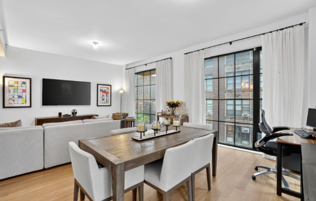 441 W 37 ST