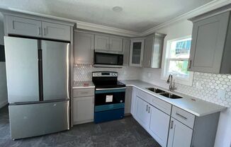 Fully Renovated 2 Bed, 1 Bath Duplex in the Heart of Kissimmee – Modern Upgrades Galore!