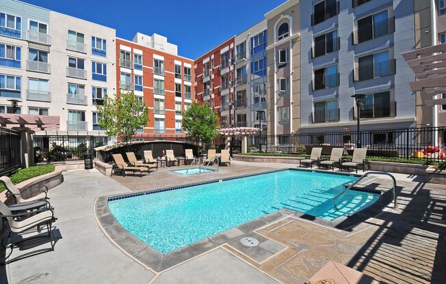 1 bed, 1 bath, $2,950, Unit #525