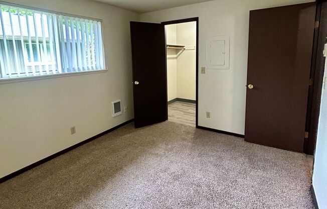 1 bed, 1 bath, 510 sqft, $1,125, Unit 3847 24th Pl NE