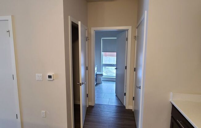 1 bed, 1 bath, 870 sqft, $1,480, Unit 313