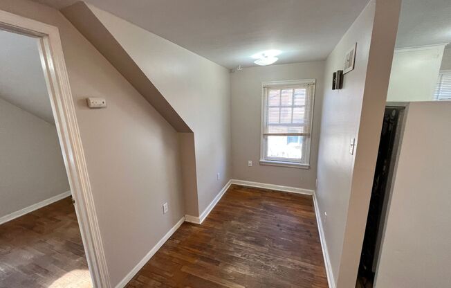 2 beds, 1 bath, $725