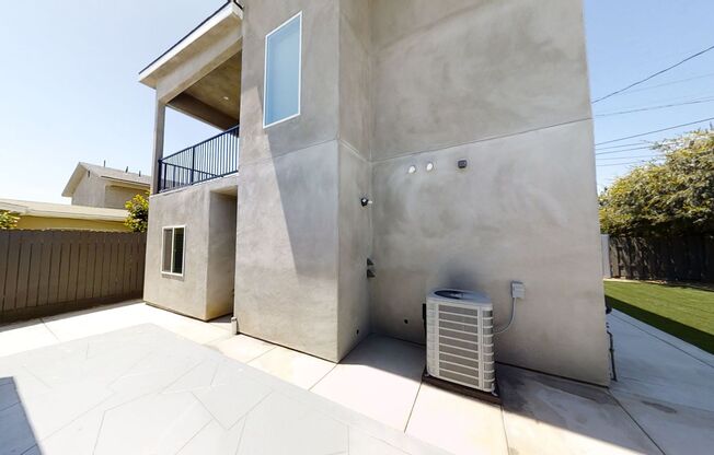 4BD/2BA w Large Deck!