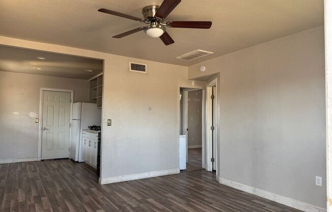 Cute little bungalow in the heart of Henderson.