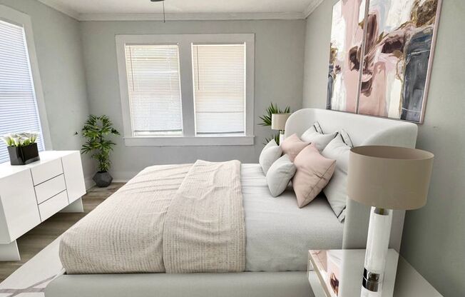 1501 W Myrtle