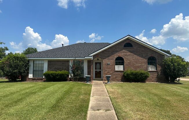 Beautiful South Bossier Home with Sunroom!