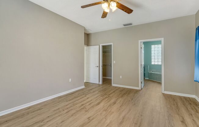 3bd/2ba with Pool, Renovated Primary Bed and Bath