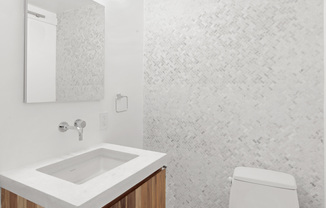 215 E 59 ST