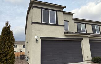 Low Maintenance 3 Bedroom Home in South Reno!