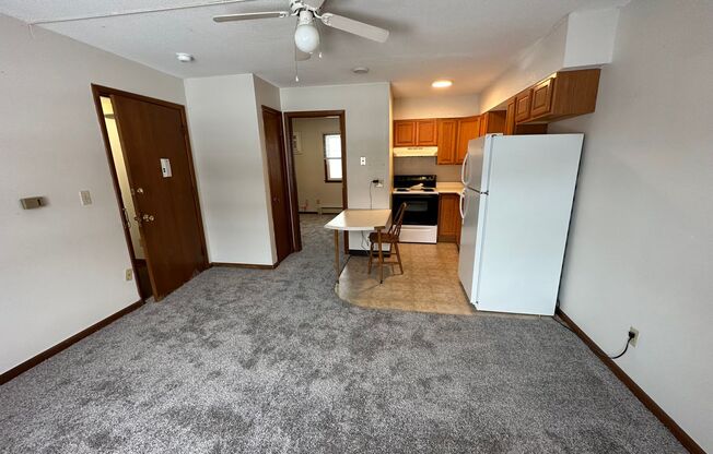 1 bed, 1 bath, 600 sqft, $650