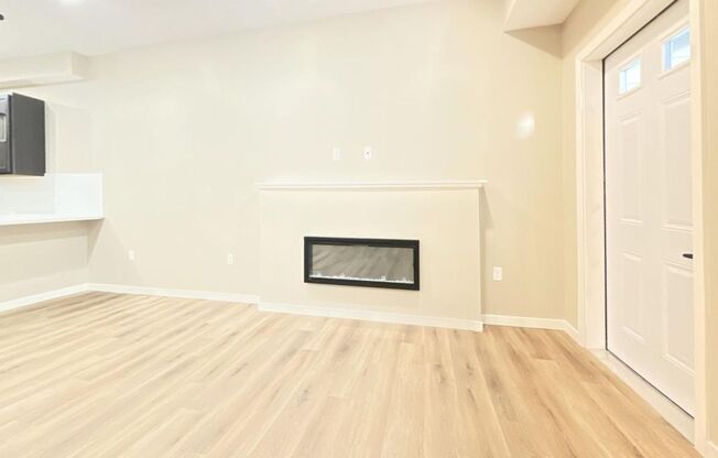 2 beds, 2 baths, 1,105 sqft, $2,499, Unit 4930-1