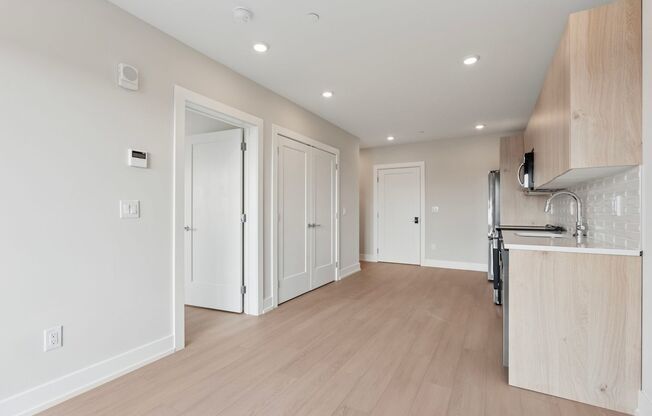 1 bed, 1 bath, 481 sqft, $1,765, Unit Unit 627