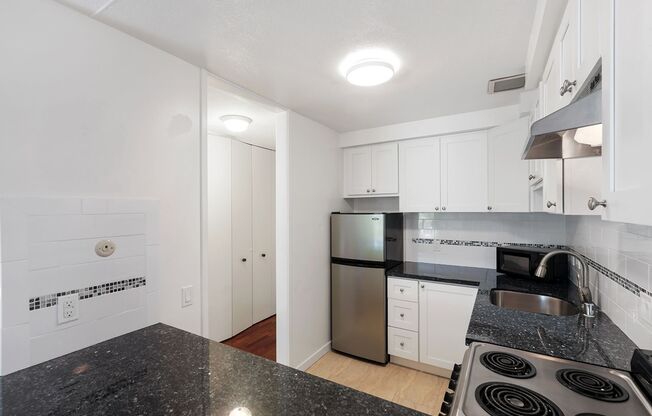 1 bed, 1 bath, $3,495, Unit 01