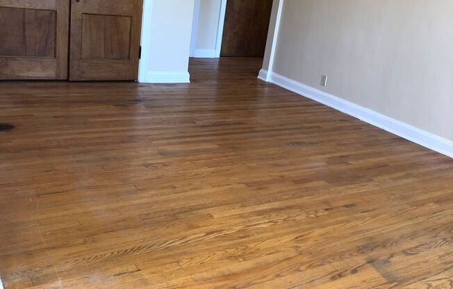 1423 Martha Washington Dr.