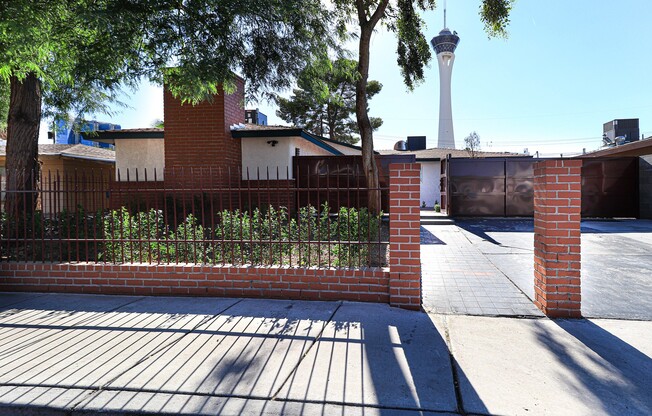 Single Story, Private Pool near the Art District