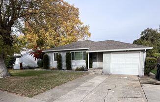 QUAINT HOME IN SACRAMENTO NEAR SOUTH LAND PARK!!