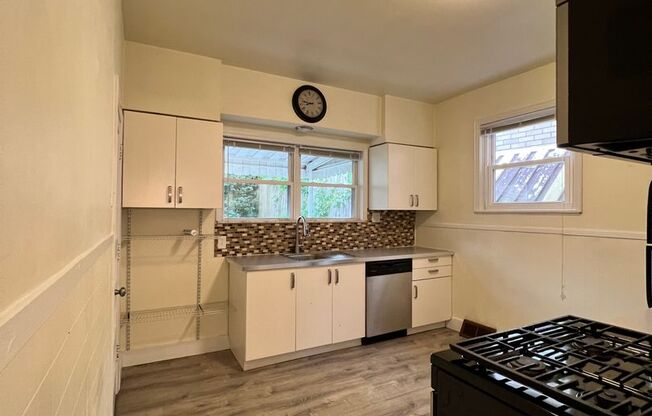 3BR House in Arlington / Southside Slopes