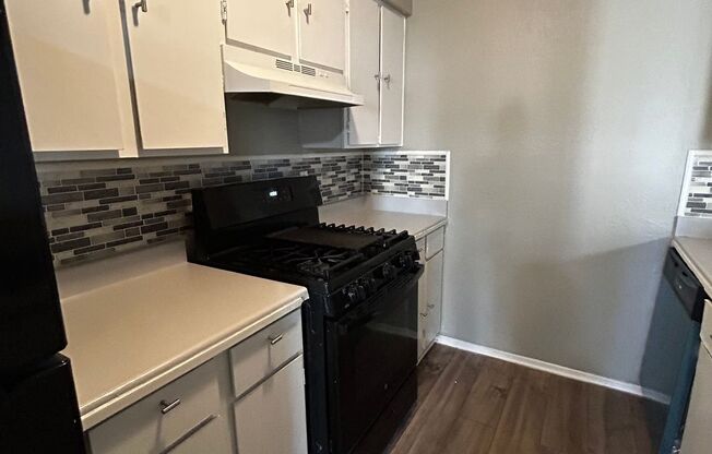 2 beds, 2 baths, $1,350, Unit Unit A