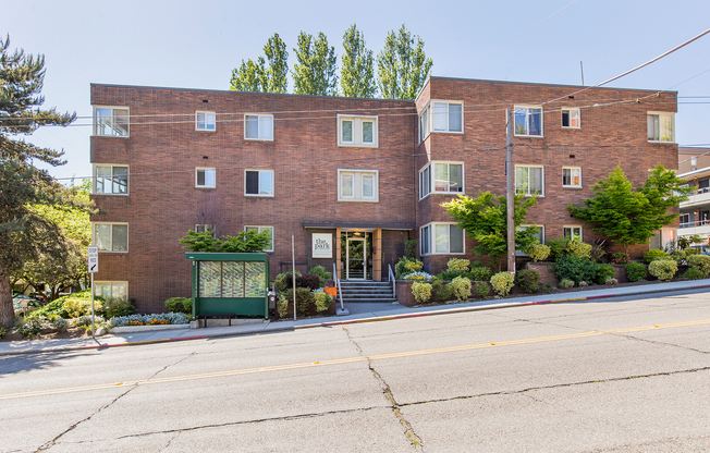 1 bed, 1 bath, 588 sqft, $1,595, Unit 106