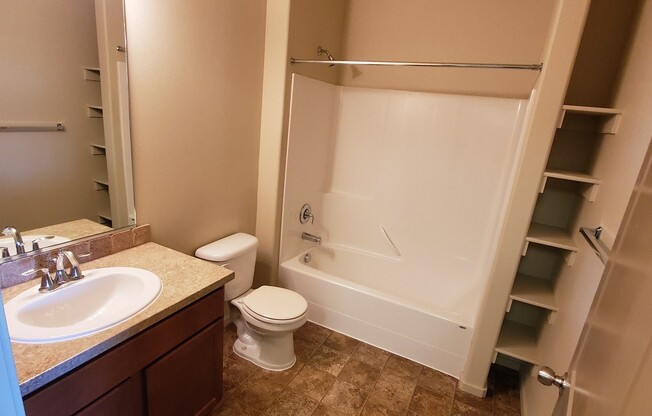 1 bed, 1 bath, 822 sqft, $1,495, Unit 4648 Driver Lane - 224