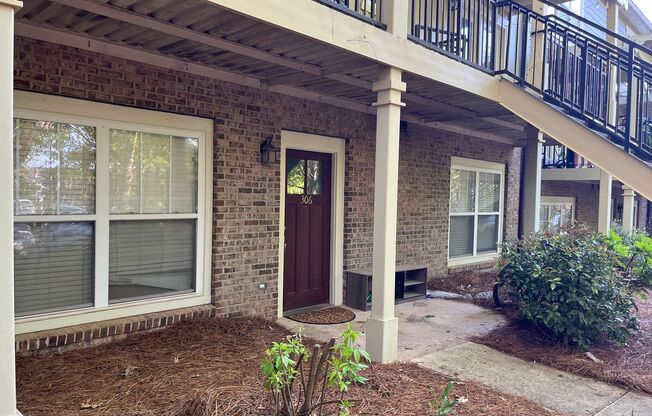 3 beds, 3 baths, $2,400, Unit C306