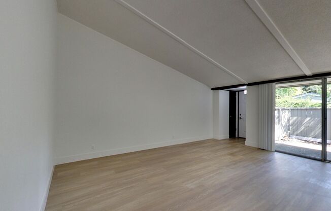 2 beds, 1 bath, 900 sqft, $2,783, Unit 126