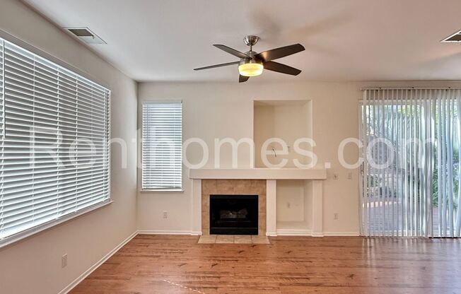 Mira Mesa, 11625 Compass Point Drive North #6 - Great location! Close to shopping, restaurants, theatre, and the 15!