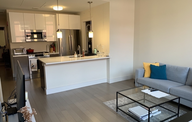 1 bed, 1 bath, 650 sqft, $3,200, Unit 504