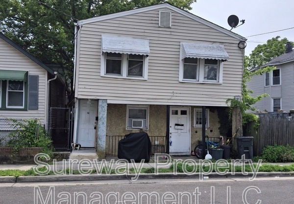 12 BORDEN AVE