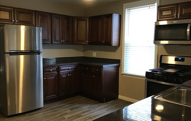 2 beds, 2 baths, 1,100 sqft, $1,800, Unit First Floor