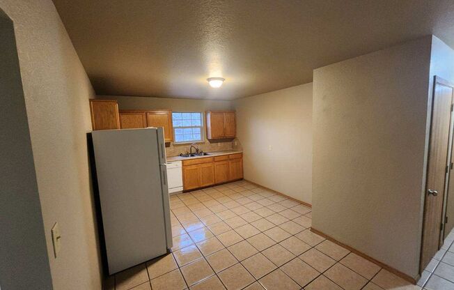 2 beds, 1 bath, 900 sqft, $800, Unit 3500A Hollis Drive