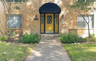 5807 SANDHURST LN