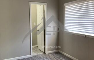 207 E HURD