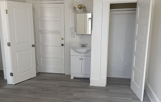 1 bed, 1 bath, 385 sqft, $1,295, Unit 222