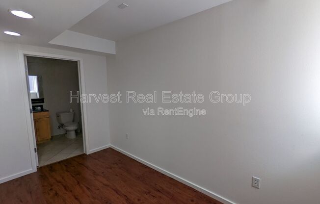 426 27th St Apt 201B