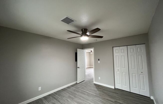 2 beds, 1 bath, 740 sqft, $1,225, Unit 2912 E Roeser Rd. #2