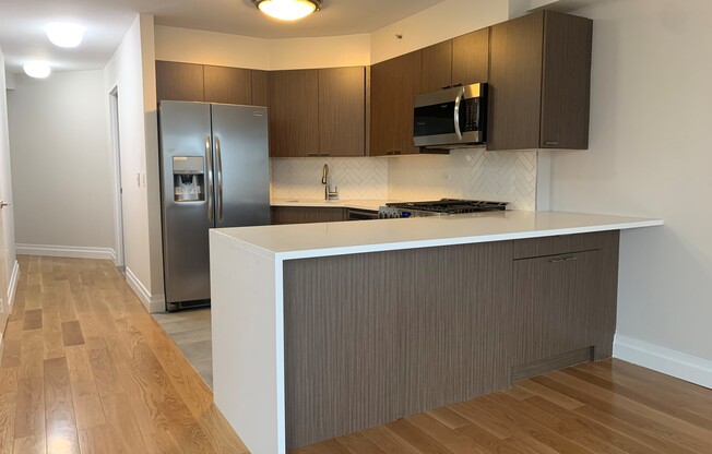 1 bed, 1 bath, 693 sqft, $6,544, Unit 19G