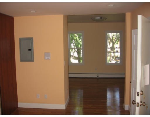 2 beds, 1 bath, 1,200 sqft, $2,600, Unit 2