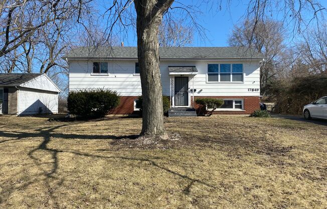 5 BED 2 BATH HOUSE