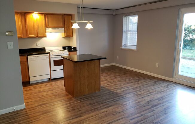 Studio, 1 bath, $1,350, Unit LL - 005