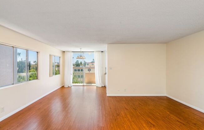 Come HOME in one of our beautifully updated 2 bedrooms in Westwood!