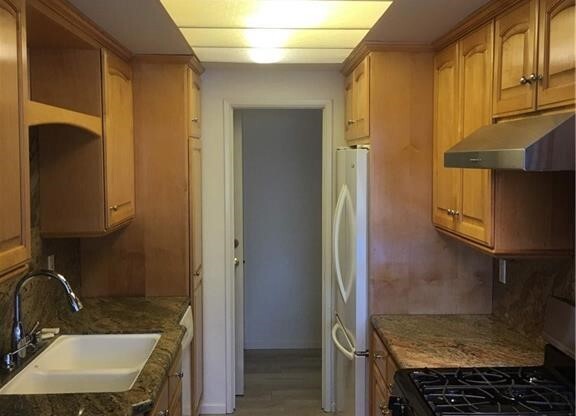 2 beds, 2 baths, 1,473 sqft, $4,200, Unit 212