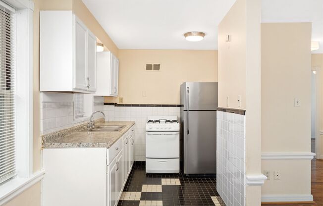 2 beds, 1 bath, $1,250