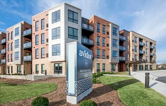 Avidor Glenview in Glenview