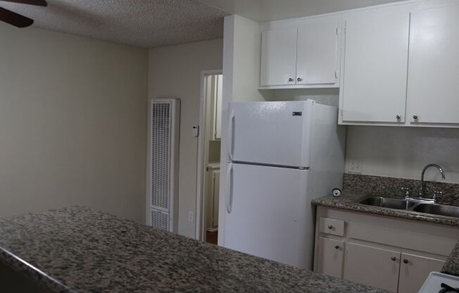 1 bed, 1 bath, 700 sqft, $1,850, Unit 06