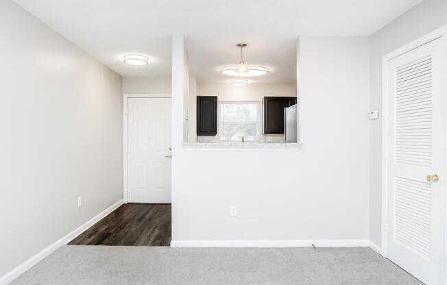 2 beds, 2 baths, 970 sqft, $1,350