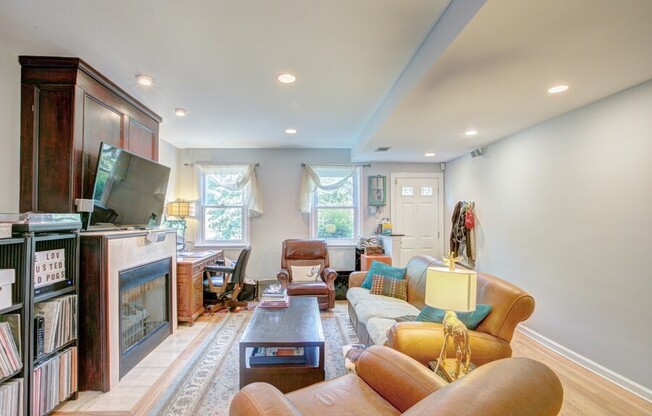 1730 10 ST NW