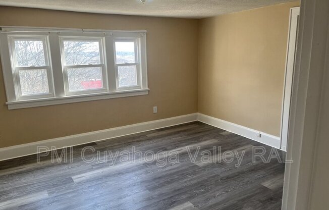 2080 MANISTER CT