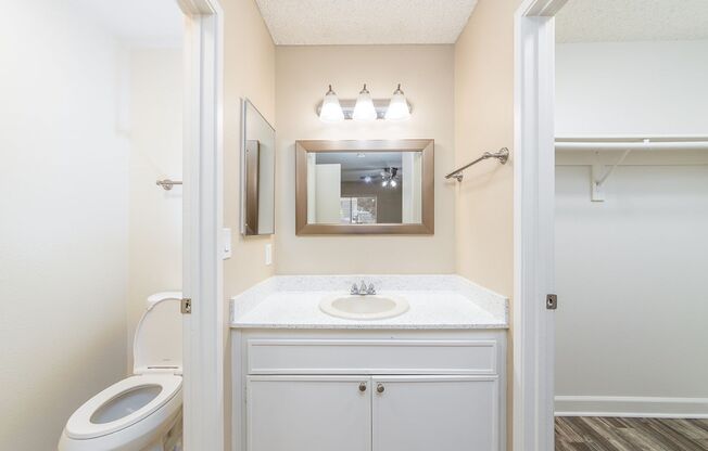 2 beds, 1.5 baths, 700 sqft, $2,295, Unit 28